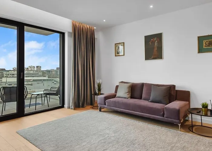 Lax Designer, Oasis Skyline Views, Parking Apartment *
