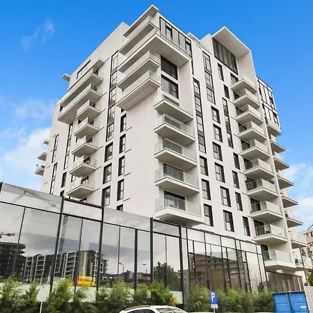 Lax Designer, Oasis Skyline Views, Parking *