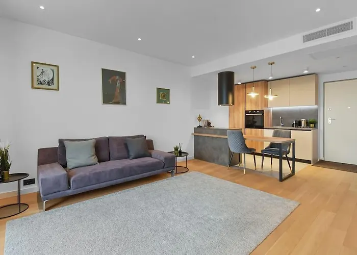 Lax Designer, Oasis Skyline Views, Parking * Bucureşti