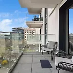Lax Designer, Oasis Skyline Views, Parking Boekarest