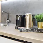 Lax Designer, Oasis Skyline Views, Parking *