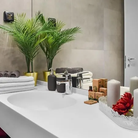 Апартаменти Lax Designer, Oasis Skyline Views, Parking *